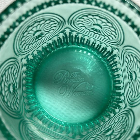 Pioneer Woman candy dish, clear green new condition. - Picture 4 of 4